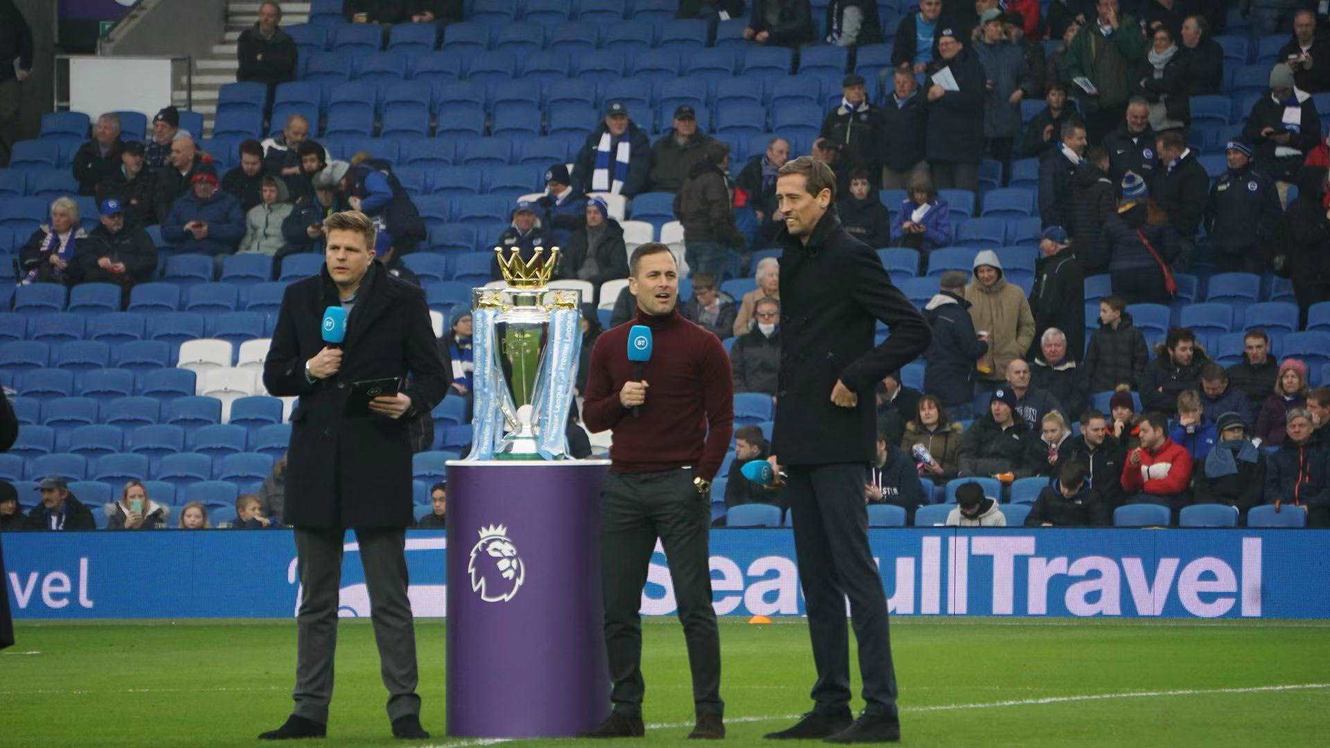 更展示了他 更展示了他